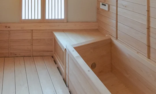 Hiba wood bathtub in EISA house Miyama Kyoto