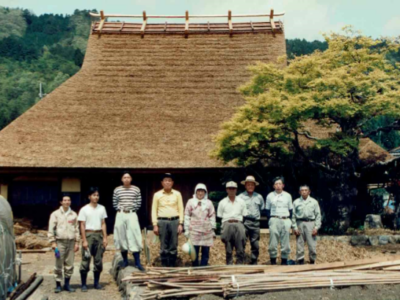 Haruo Nishio with Makoto Nakano and master Hidekazu Yamauchi at the Kobayashi family cultural property site in 1994