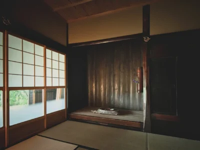 Tokonoma alcove in a traditional tatami room at Mitoya Miyama Kyoto