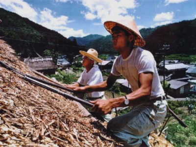 Haruo Nishio with senior thatcher Makoto Nakano in 1994