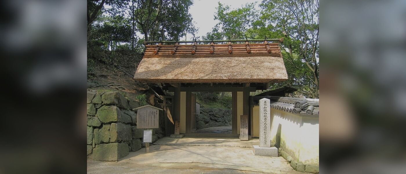 Thatched gate at Momijidani Garden in Wakayama Castle