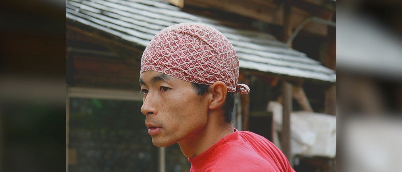 Japanese master thatcher Haruo Nishio in Miyama, Kyoto
